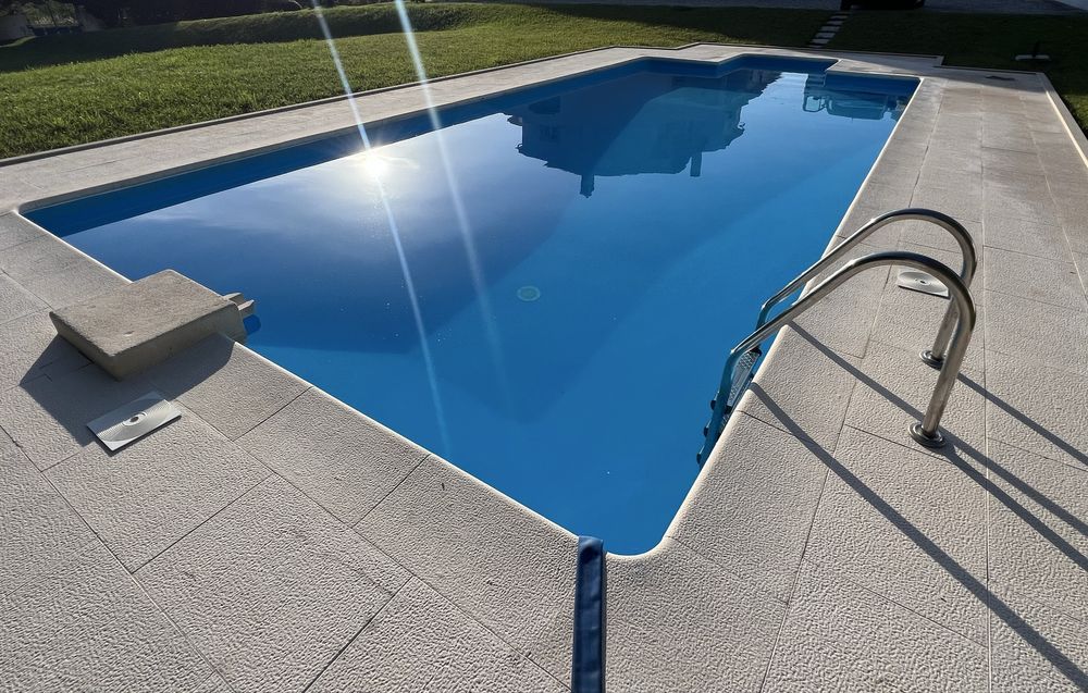 Revestimento de piscinas em tela armada. PVC