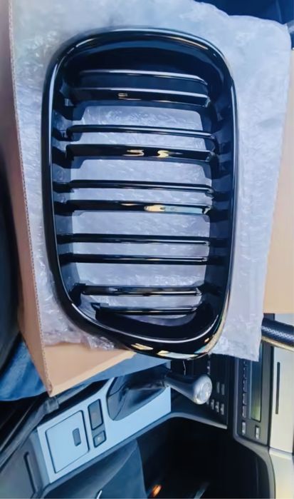 Решетка радиатора BMW E39 5 серії 523 525 528 530 535 540 вантажівок