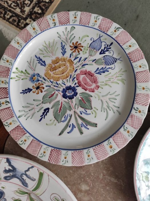 Pratos pintados a mão