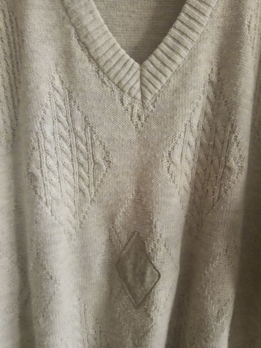 Sweter męski w serek