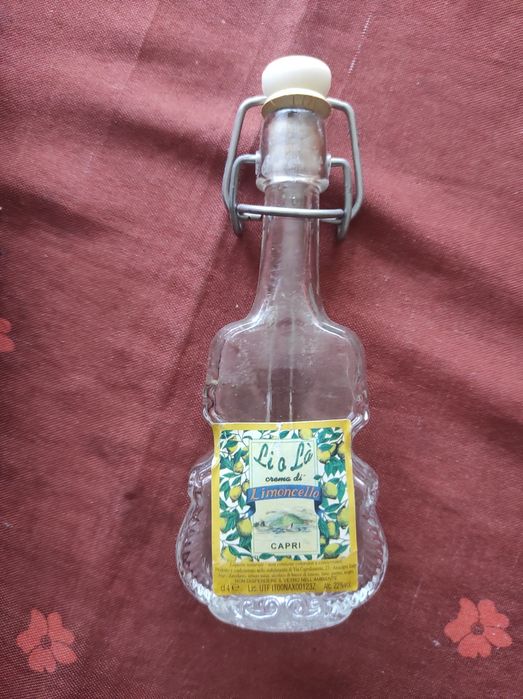 Garrafinha antiga de limoncello