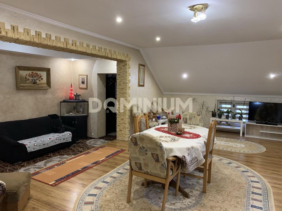 Комфортний будинок для життя і бізнесу у Виноградові