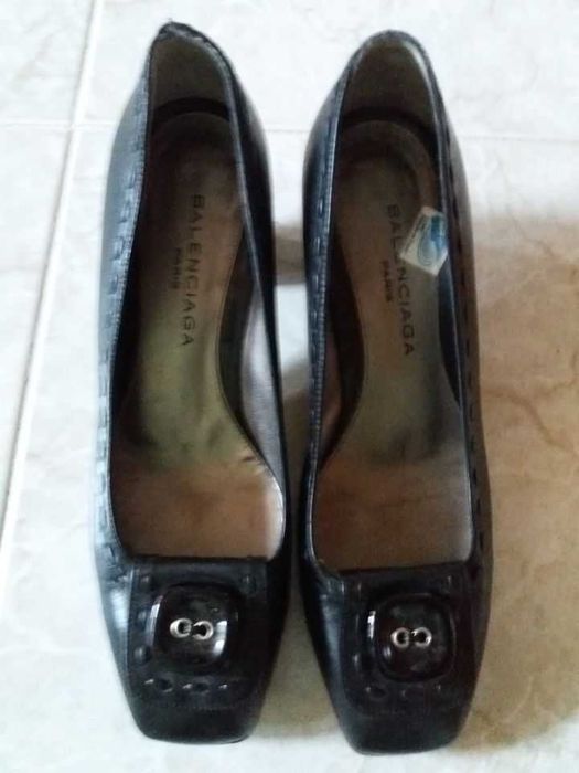 Vende-se Sapatos de Senhora