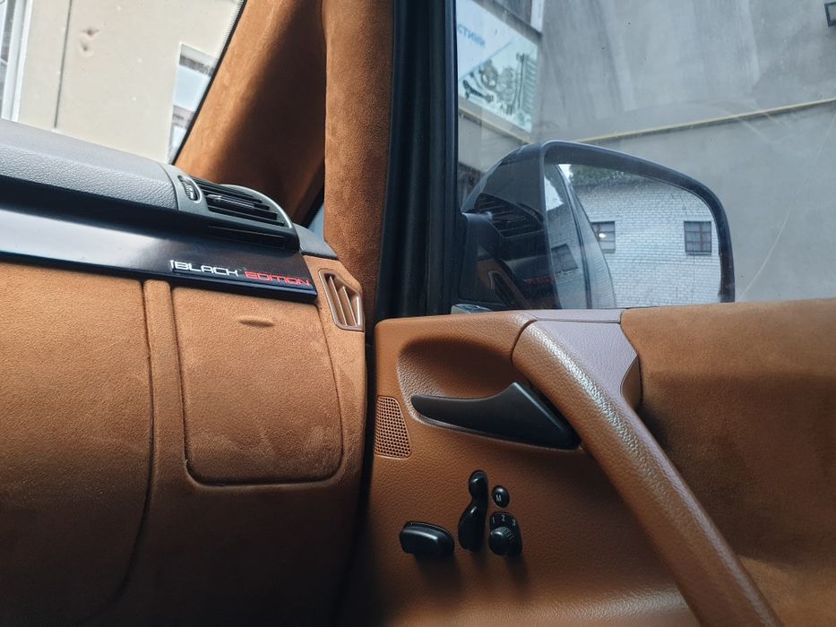 Перетяжка ремонт реставрация салона потолка стоек обшивки карт покраск