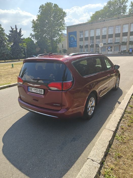Chrysler pacifica