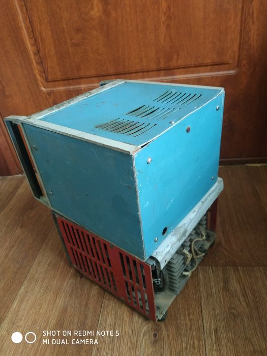 Продам зарядное устройство