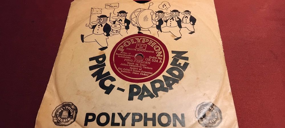 Przedwojenny miniaturowy gramofon + 8 płyt i etui z 40 igłami Polyphon