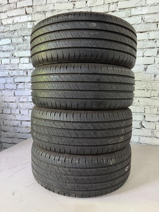 Майже нові літні шини Goodyear 215/50 R17