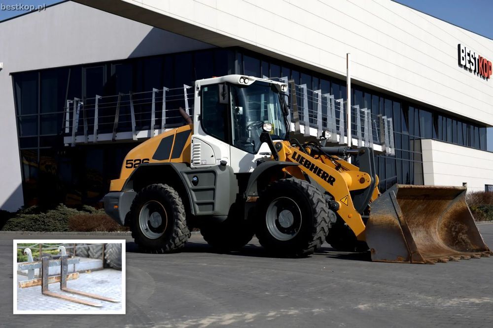 Liebherr L526  | 2018r | TYLKO 2110 mth | Joystick | + widły | Centralne | 3 sekcja |