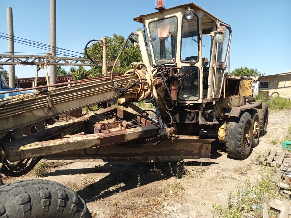 Продам автогрейдер ДЗ-143.