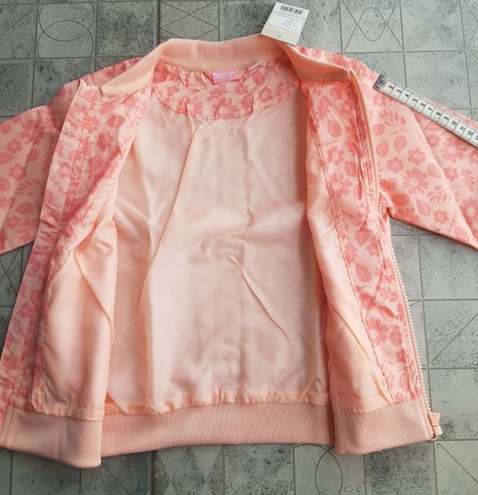 Вітрівка для дівчинки 110 розміру