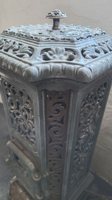 Stary emaliowany piecyk kominek koza