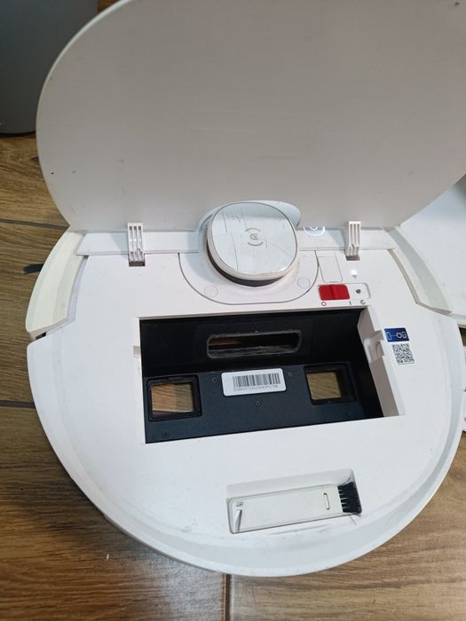 Robót sprzątający deebot t9+ ecovacs uszkodzony