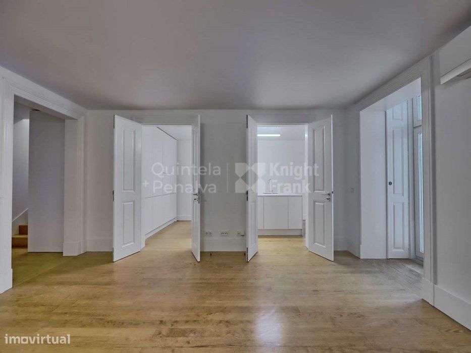 Apartamento T2+1 duplex com terraço, sem móveis em Lisboa