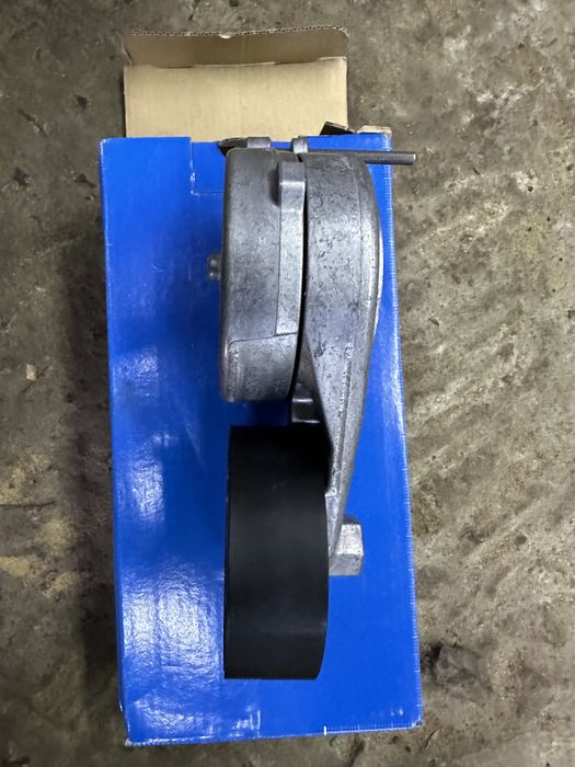 Натяжний ролик, поліклиновий ремінь SKF VKM 31310