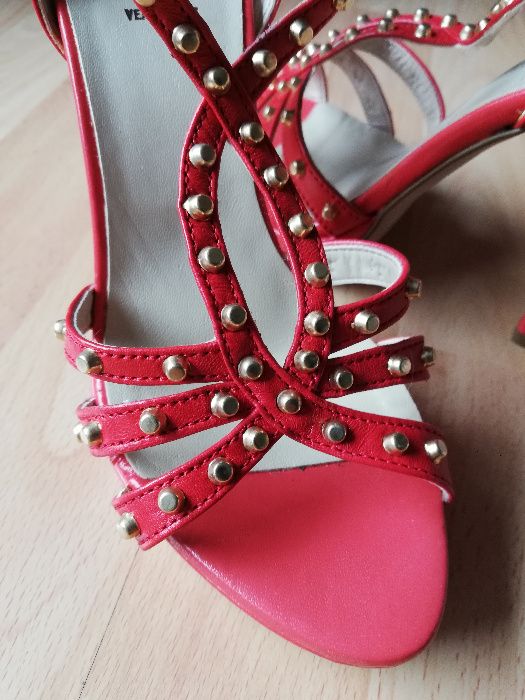 NOWE szpilki na platformie czerwone 35 złote nity