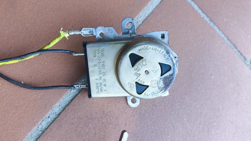 Motor para churrasqueira