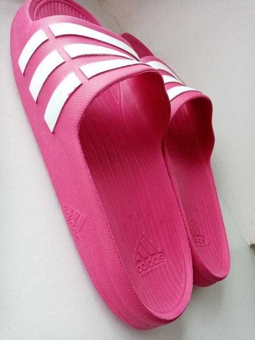 Шлепанцы сланцы тапочки обувь для бассейна пляжа оригинал от Adidas