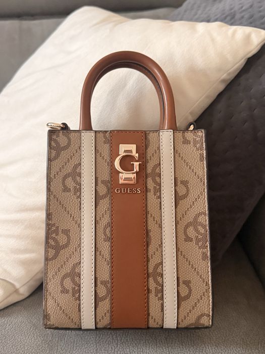 Mala da Guess, em otimo estado.