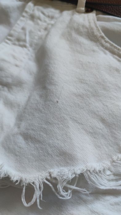 Spodenki białe jeansowe Zara rozm 38 szarpane denim