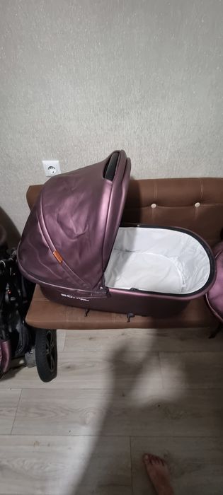 Продам коляску 3 в 1