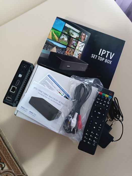 Смарт приставка IPTV MAG 250 нова.