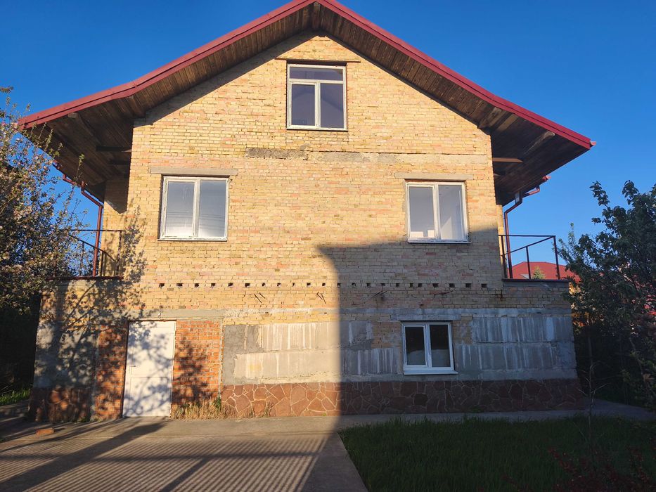 ЦІНА ВНИЗ! Будинок с.Солонка, 240 м.+мансарда, чудова локація.
