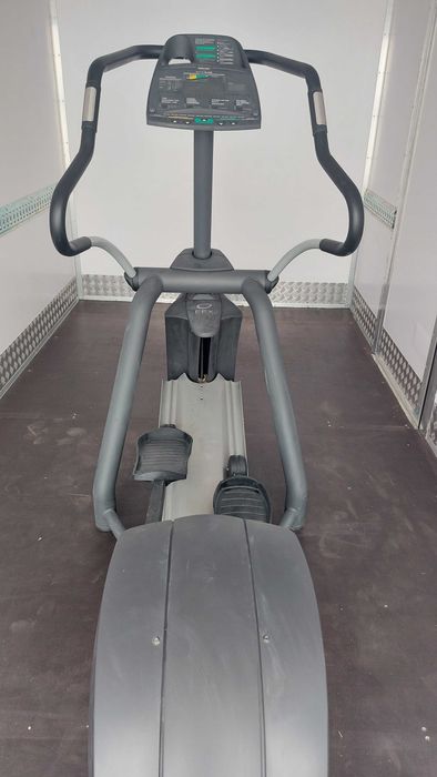 Maquina de ginasio ginastica profissional Precor EFX 546