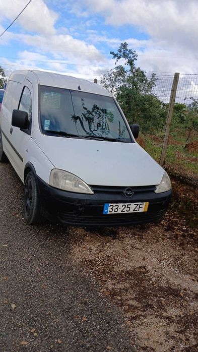 Opel Combo 1.3 - Economica e confortável