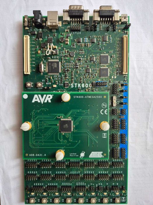 Програматор STK600