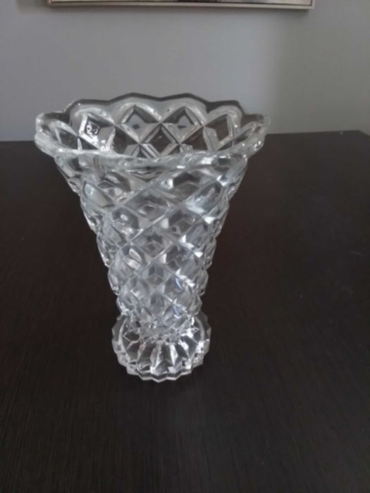 Jarra, garrafa e açucareiro, em vidro, antigos