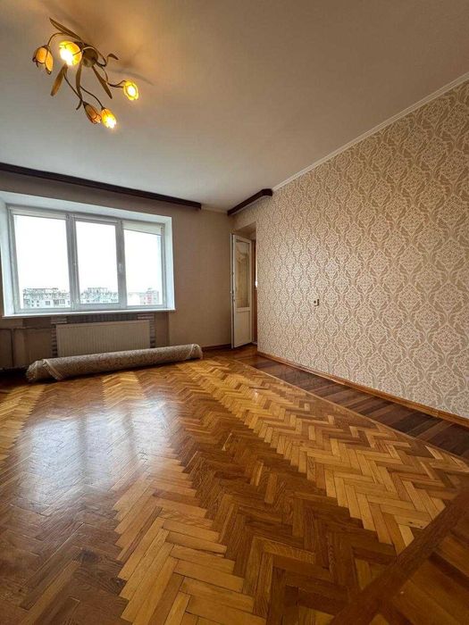 Продається 3-кімнатна квартира в центрі міста, вул. Чорновола