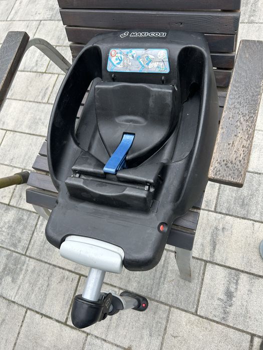 Fotelik / nosidełko z bazą maxi cosi