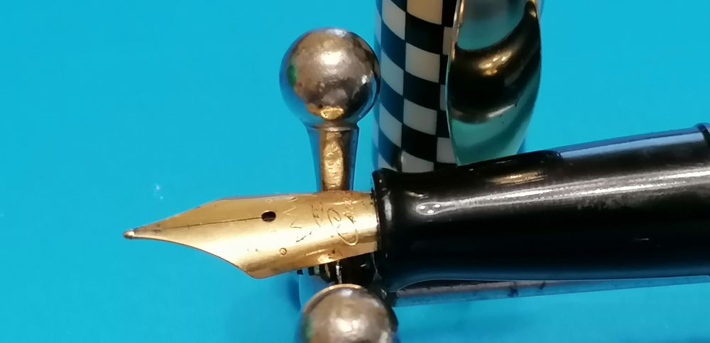 Caneta aparo creeks modèle depose france