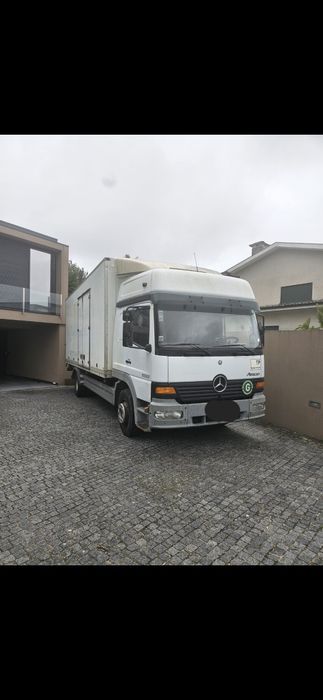 Mercedes atego Com plataforma