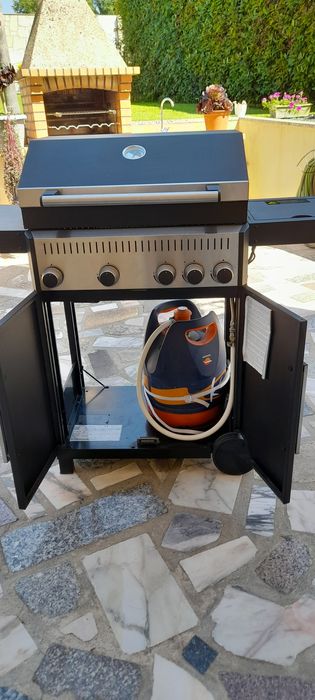 Vendo barbecue  com quatro bocas mais uma lateral