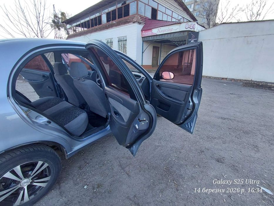 Продам автомобіль Део Ланос.