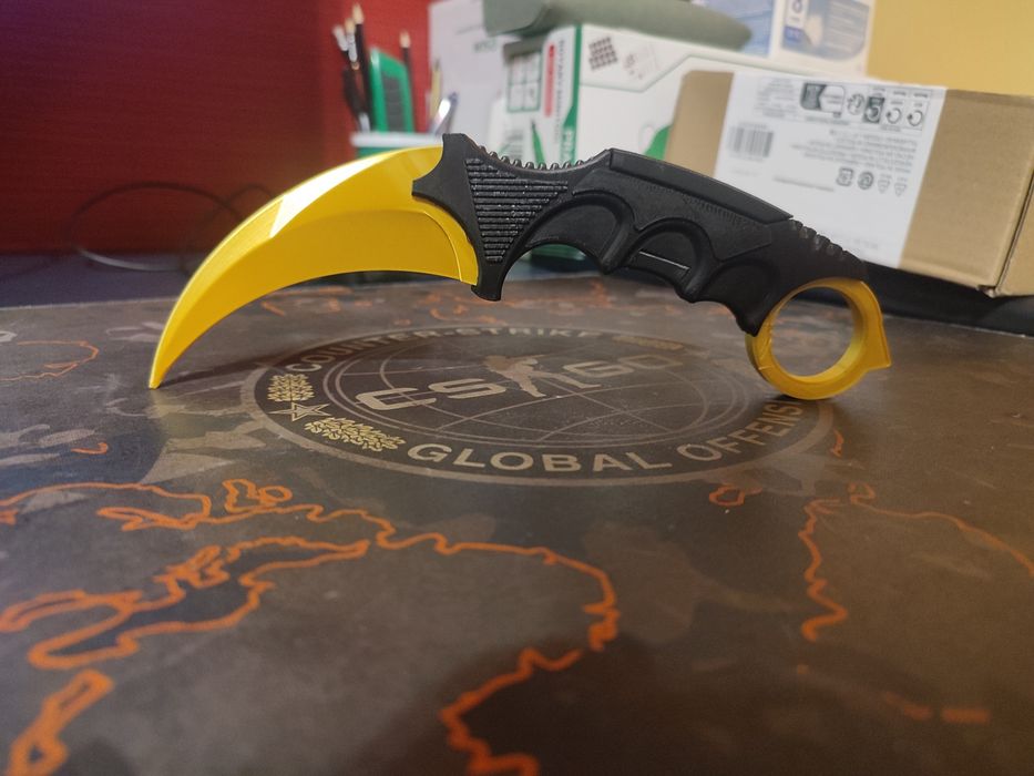Karambit Dourado CS  – Faca Curva Colecionável / Decorativa