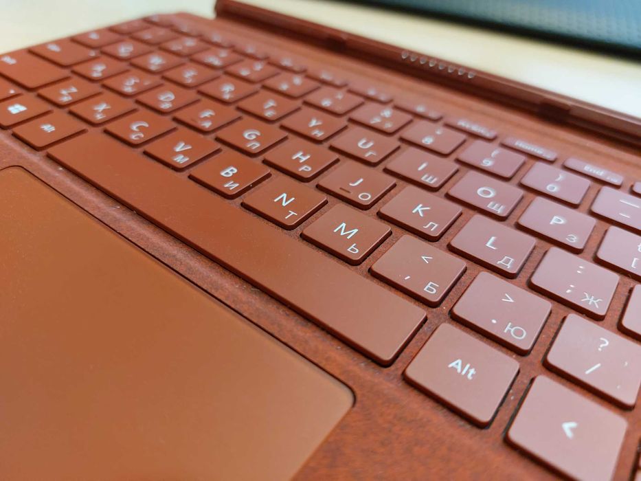 Гравировка клавиатур MacBook. Лазерная гравировка на клавиатуре Киев ...