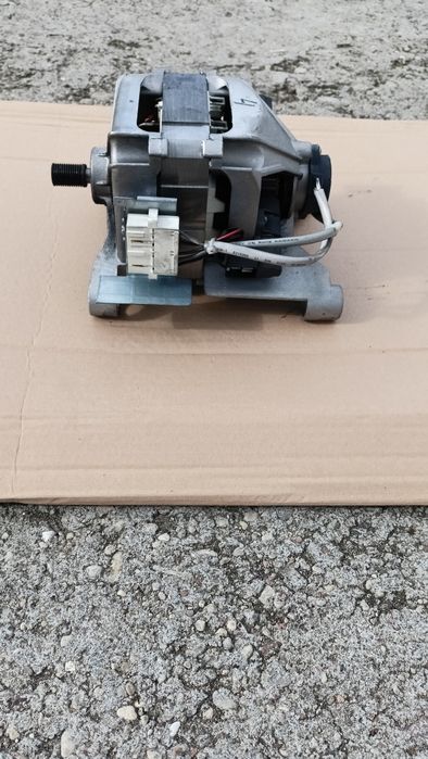 Sprzedam silnik napęd do pralki Indesit