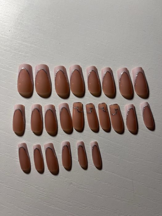 tipsy sztuczne paznokcie