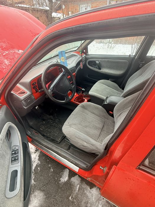 Део Нексія Хечбек