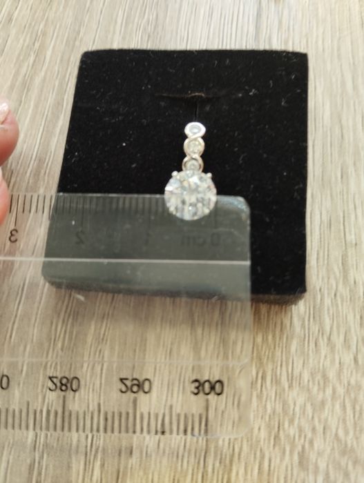 Продам золоті сережки 585 проба, в білому кольорі