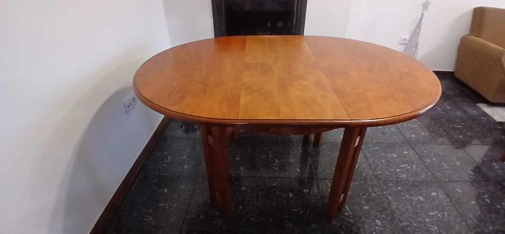 Mesa de jantar extensível