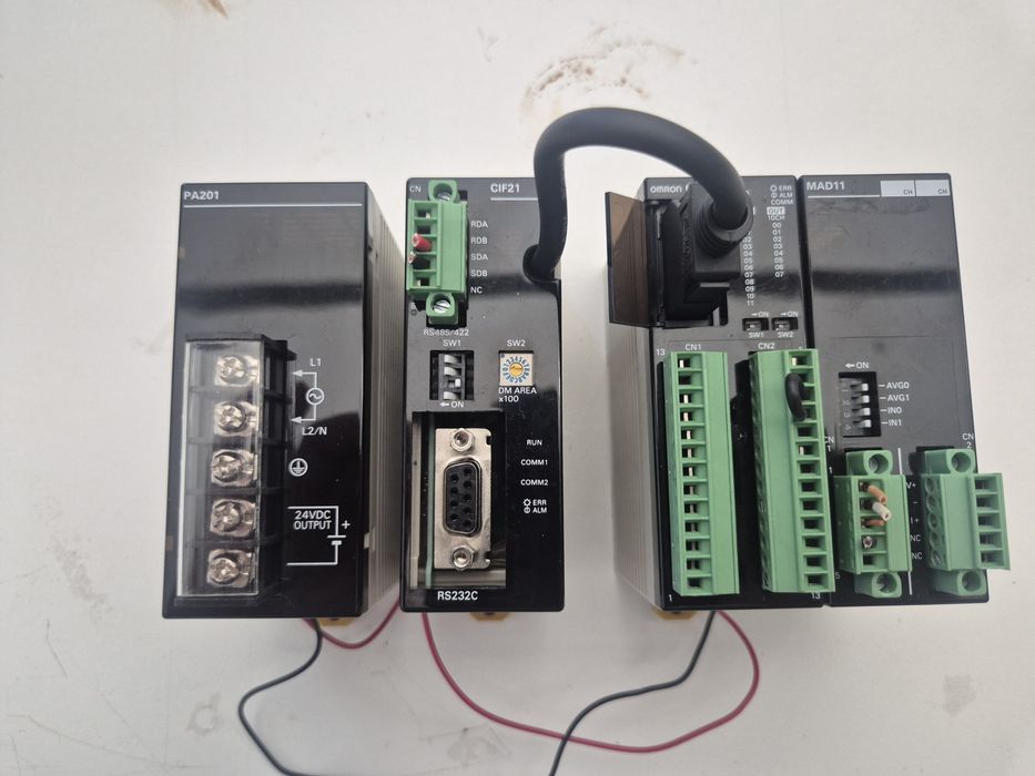 Controladores e fonte alimentaçao omron