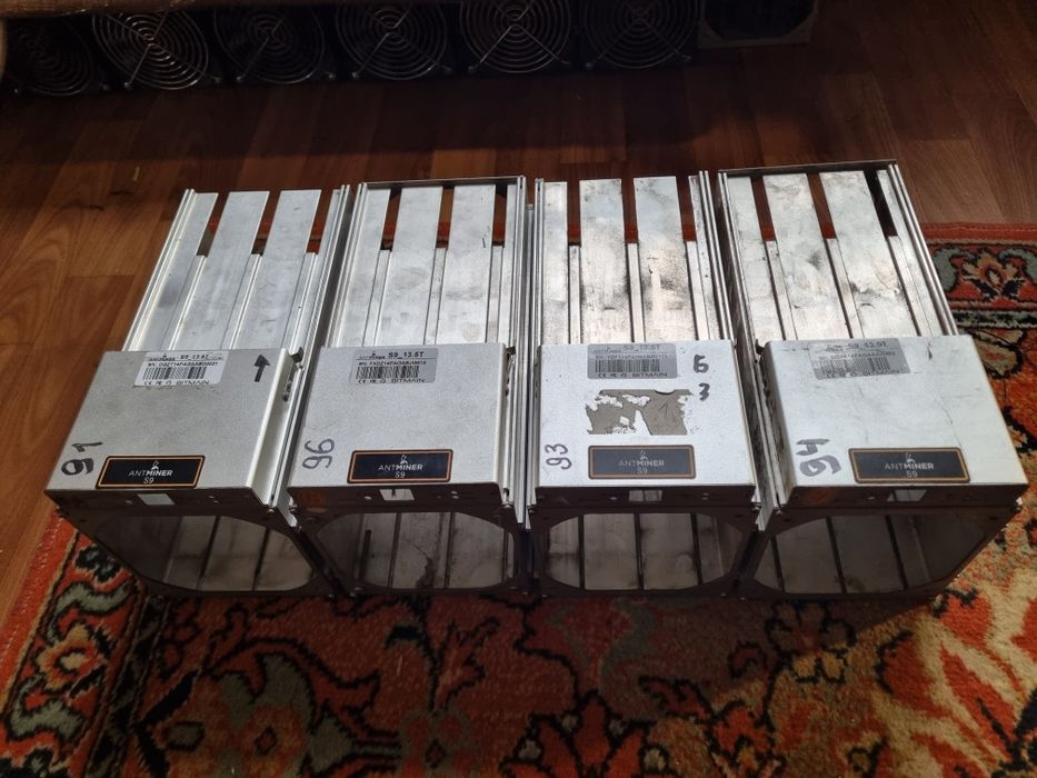Майнери Bitmain Antminer S9 13.5Т і 14Т
