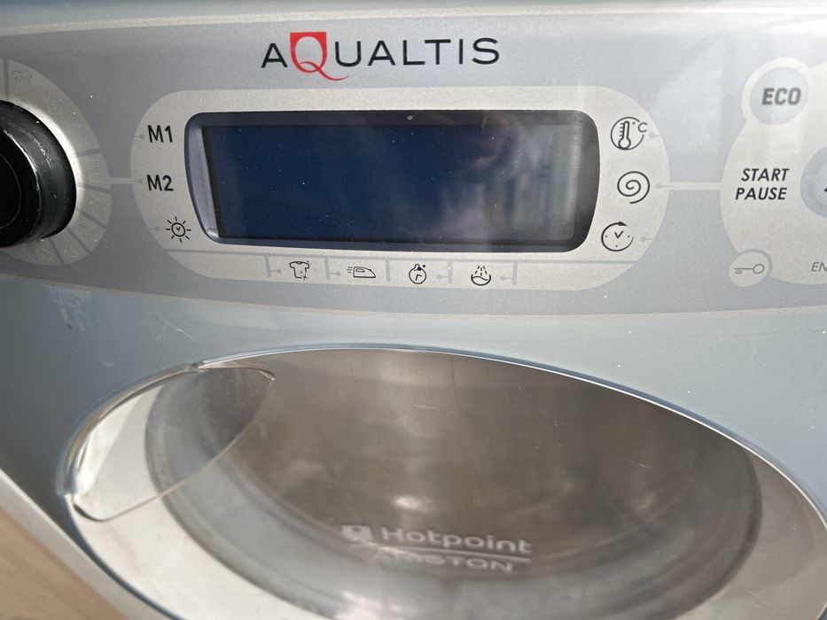 Maquina de lavar e secar roupa Aqualtis