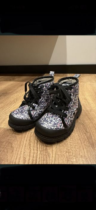 Черевики primark для дівчинки розмір 27.