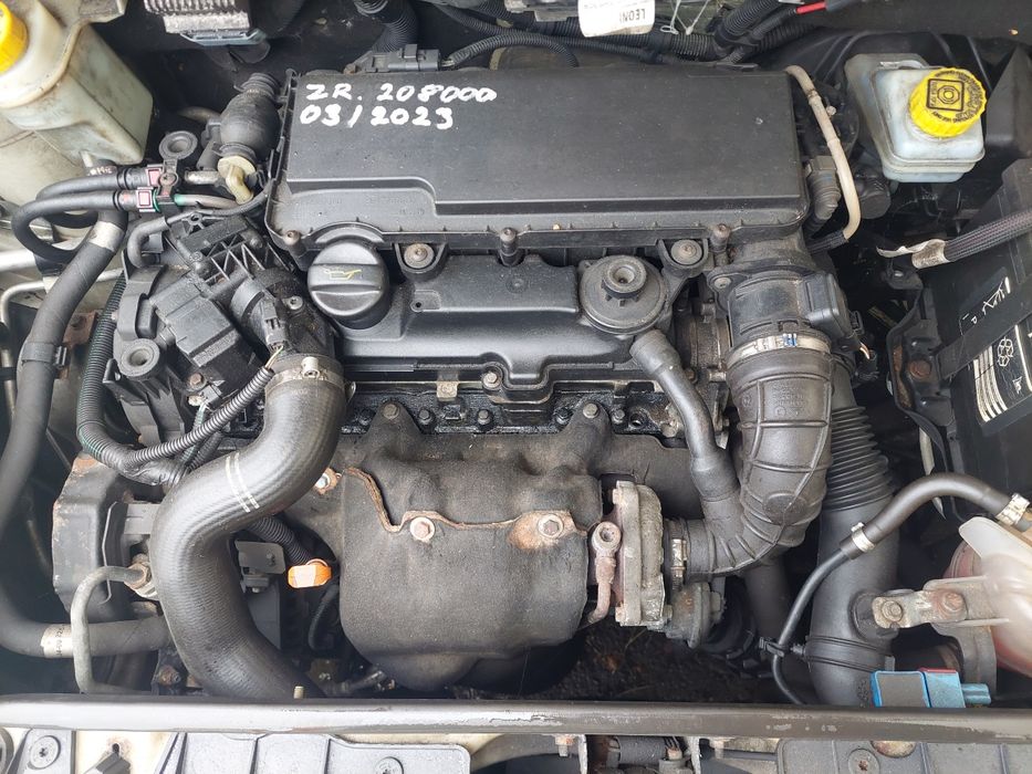 Toyota hilux 2,5 paka tył idealna części