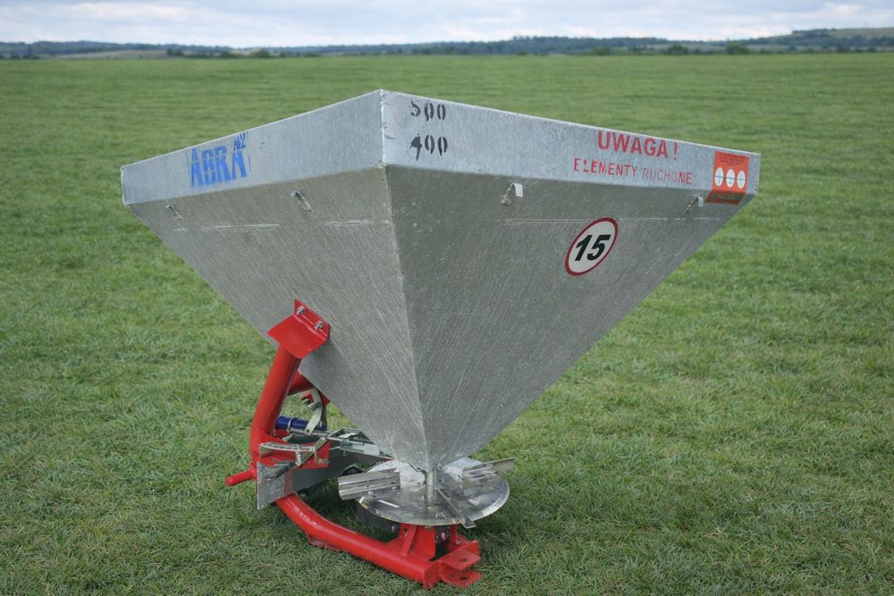 Rozsiewacz nawozów Lejek plastik ocynk 500L